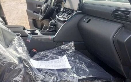 Toyota Land Cruiser, 2024 год, 13 740 000 рублей, 17 фотография