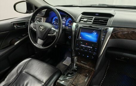 Toyota Camry, 2015 год, 1 880 000 рублей, 10 фотография