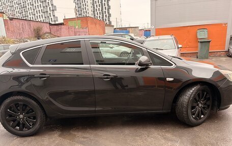 Opel Astra J, 2011 год, 800 000 рублей, 10 фотография