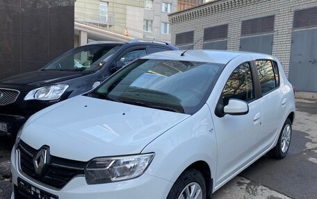 Renault Sandero II рестайлинг, 2020 год, 1 100 000 рублей, 2 фотография