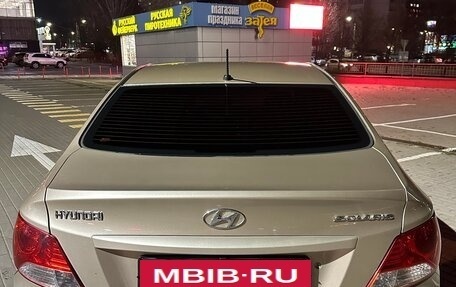 Hyundai Solaris II рестайлинг, 2011 год, 750 000 рублей, 5 фотография