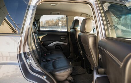 Mitsubishi Outlander III рестайлинг 3, 2011 год, 1 400 000 рублей, 13 фотография