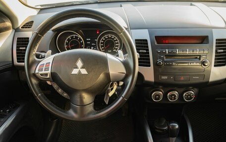 Mitsubishi Outlander III рестайлинг 3, 2011 год, 1 400 000 рублей, 18 фотография