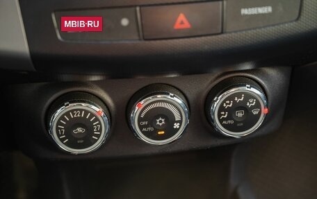 Mitsubishi Outlander III рестайлинг 3, 2011 год, 1 400 000 рублей, 21 фотография