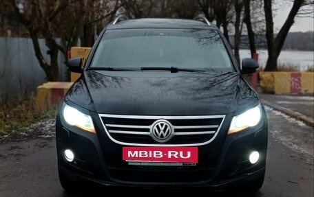 Volkswagen Tiguan I, 2009 год, 825 000 рублей, 2 фотография