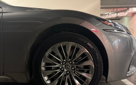 Lexus LS IV, 2018 год, 6 000 000 рублей, 4 фотография