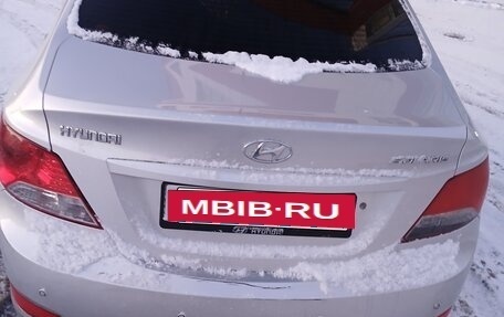 Hyundai Solaris II рестайлинг, 2012 год, 750 000 рублей, 3 фотография