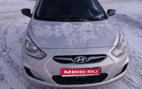 Hyundai Solaris II рестайлинг, 2012 год, 750 000 рублей, 6 фотография