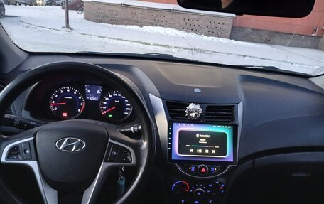 Hyundai Solaris II рестайлинг, 2012 год, 750 000 рублей, 10 фотография