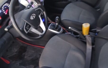 Hyundai Solaris II рестайлинг, 2012 год, 750 000 рублей, 11 фотография