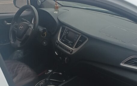 Hyundai Solaris II рестайлинг, 2019 год, 510 000 рублей, 3 фотография