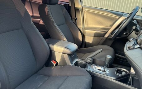 Toyota RAV4, 2017 год, 2 350 000 рублей, 13 фотография