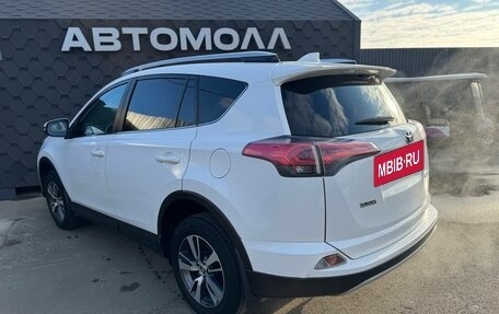 Toyota RAV4, 2017 год, 2 350 000 рублей, 5 фотография