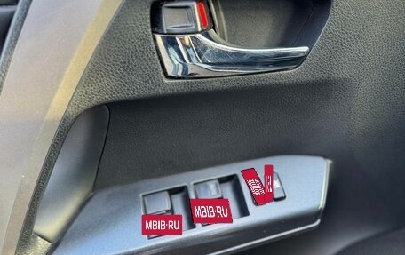 Toyota RAV4, 2017 год, 2 350 000 рублей, 8 фотография