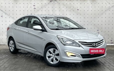 Hyundai Solaris II рестайлинг, 2015 год, 960 000 рублей, 2 фотография