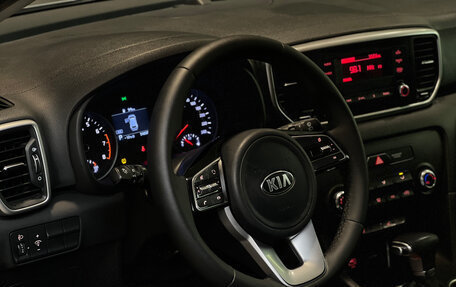 KIA Sportage IV рестайлинг, 2020 год, 2 165 000 рублей, 11 фотография