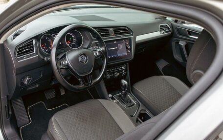 Volkswagen Tiguan II, 2019 год, 2 145 000 рублей, 13 фотография