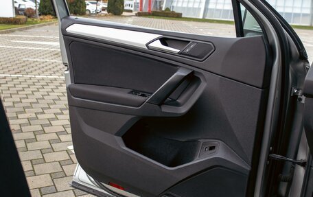 Volkswagen Tiguan II, 2019 год, 2 145 000 рублей, 12 фотография