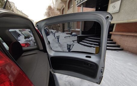 Toyota FunCargo, 2005 год, 450 000 рублей, 3 фотография