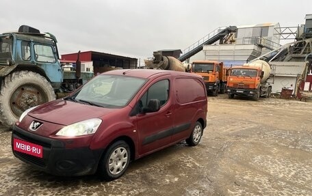 Peugeot Partner II рестайлинг 2, 2010 год, 1 150 000 рублей, 2 фотография