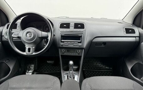 Volkswagen Polo VI (EU Market), 2011 год, 690 000 рублей, 12 фотография