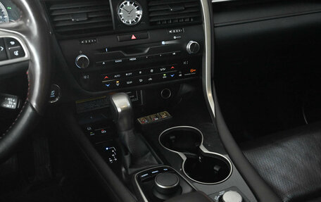 Lexus RX IV рестайлинг, 2017 год, 3 600 000 рублей, 19 фотография
