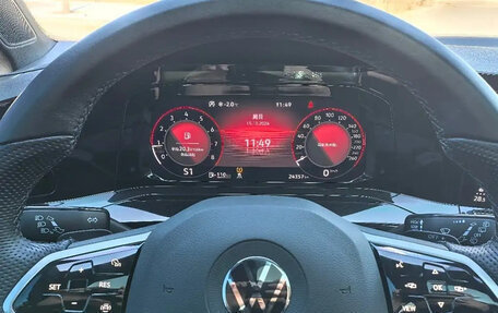 Volkswagen Golf VIII, 2023 год, 2 490 000 рублей, 9 фотография