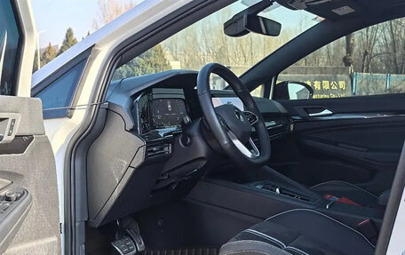 Volkswagen Golf VIII, 2023 год, 2 490 000 рублей, 8 фотография