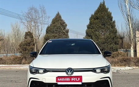 Volkswagen Golf VIII, 2023 год, 2 490 000 рублей, 2 фотография