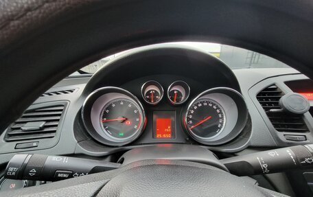 Opel Insignia II рестайлинг, 2010 год, 850 000 рублей, 11 фотография