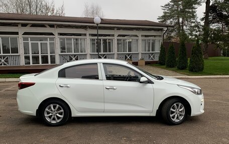 KIA Rio IV, 2018 год, 1 350 000 рублей, 3 фотография