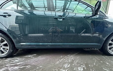 Toyota Avensis III рестайлинг, 2004 год, 690 000 рублей, 2 фотография