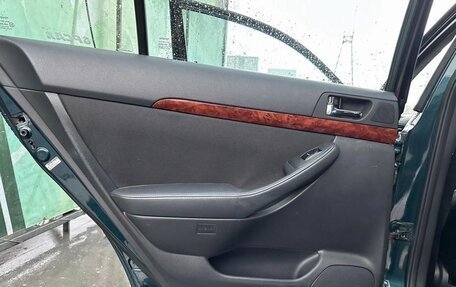 Toyota Avensis III рестайлинг, 2004 год, 690 000 рублей, 21 фотография