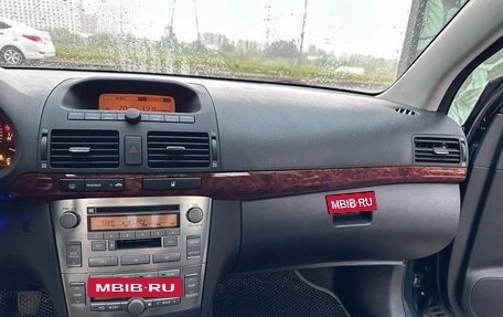 Toyota Avensis III рестайлинг, 2004 год, 690 000 рублей, 13 фотография