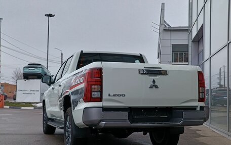 Mitsubishi L200, 2024 год, 6 100 000 рублей, 3 фотография