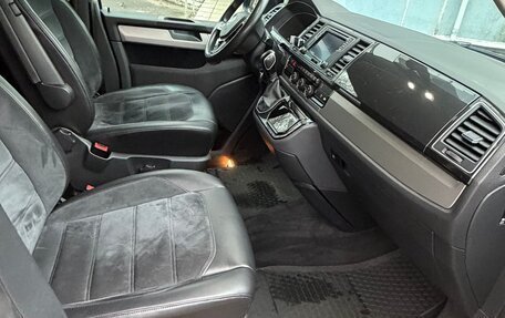 Volkswagen Multivan T6 рестайлинг, 2015 год, 3 150 000 рублей, 13 фотография