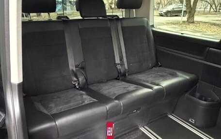 Volkswagen Multivan T6 рестайлинг, 2015 год, 3 150 000 рублей, 15 фотография