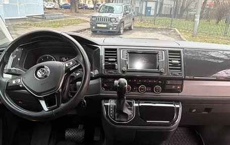 Volkswagen Multivan T6 рестайлинг, 2015 год, 3 150 000 рублей, 16 фотография