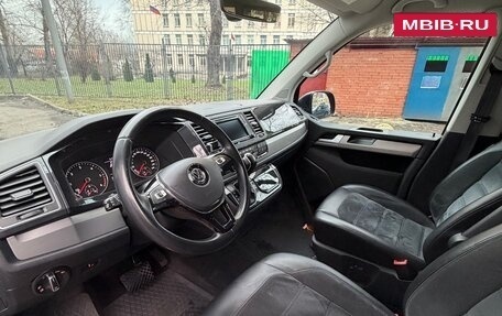 Volkswagen Multivan T6 рестайлинг, 2015 год, 3 150 000 рублей, 19 фотография