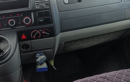 Volkswagen Transporter T5 рестайлинг, 2010 год, 1 550 000 рублей, 9 фотография