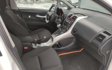 Toyota Auris II, 2011 год, 850 000 рублей, 7 фотография