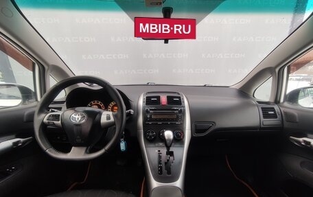 Toyota Auris II, 2011 год, 850 000 рублей, 6 фотография