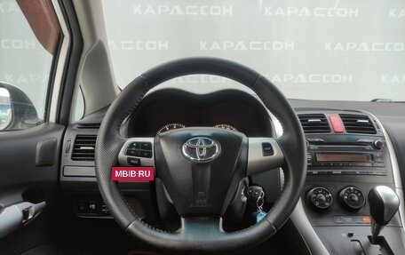 Toyota Auris II, 2011 год, 850 000 рублей, 5 фотография