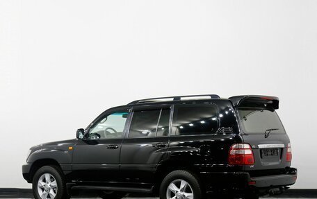 Toyota Land Cruiser 100 рестайлинг 2, 2004 год, 2 195 000 рублей, 4 фотография