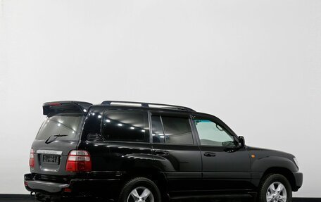 Toyota Land Cruiser 100 рестайлинг 2, 2004 год, 2 195 000 рублей, 2 фотография