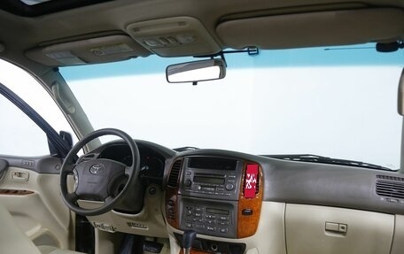 Toyota Land Cruiser 100 рестайлинг 2, 2004 год, 2 195 000 рублей, 5 фотография