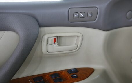 Toyota Land Cruiser 100 рестайлинг 2, 2004 год, 2 195 000 рублей, 17 фотография