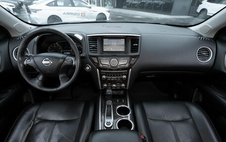 Nissan Pathfinder, 2015 год, 1 900 000 рублей, 7 фотография