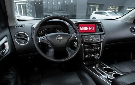 Nissan Pathfinder, 2015 год, 1 900 000 рублей, 6 фотография