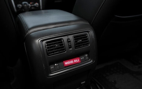 Nissan Pathfinder, 2015 год, 1 900 000 рублей, 13 фотография